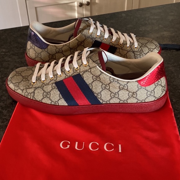 ๐ฆ Gucci Ace GG Supreme Sneakers - Picture 3 of 15